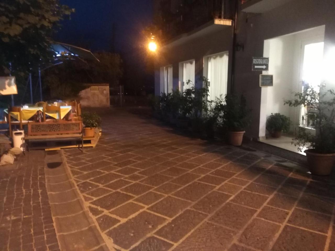 Hotel La Congiura Dei Baroni Teggiano Exterior foto